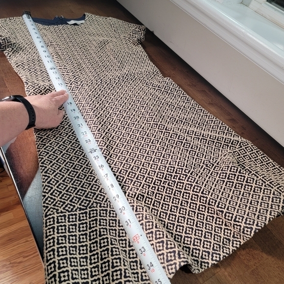 Loft Tan and Navy Geometric Flared Hem short Sleeve Dress Size 2 - Picture 14 of 16